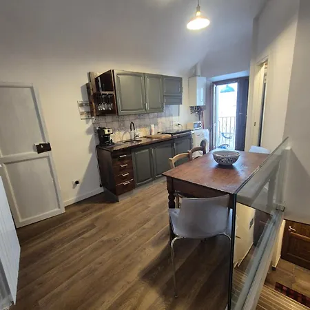 Vico Al 23, In Pieno Centro Storico Lejlighed *