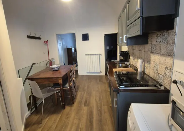 Vico Al 23, In Pieno Centro Storico *